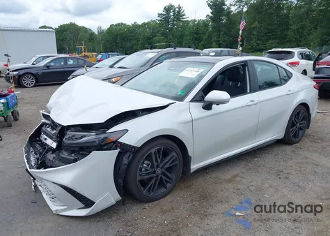 2025 Toyota Camry Xse z USA, uszkodzony, nr VIN 4T1DAACK2SU096500